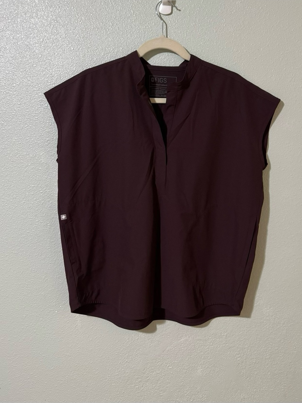 Figs FREEx Rafaela Oversized Scrub Top - Picture 2 of 4